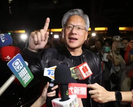 NVIDIA CEO Jensen Huang'dan Tayvan'a Kritik Ziyaret: İş ve Sokak Lezzetleri Bir Arada