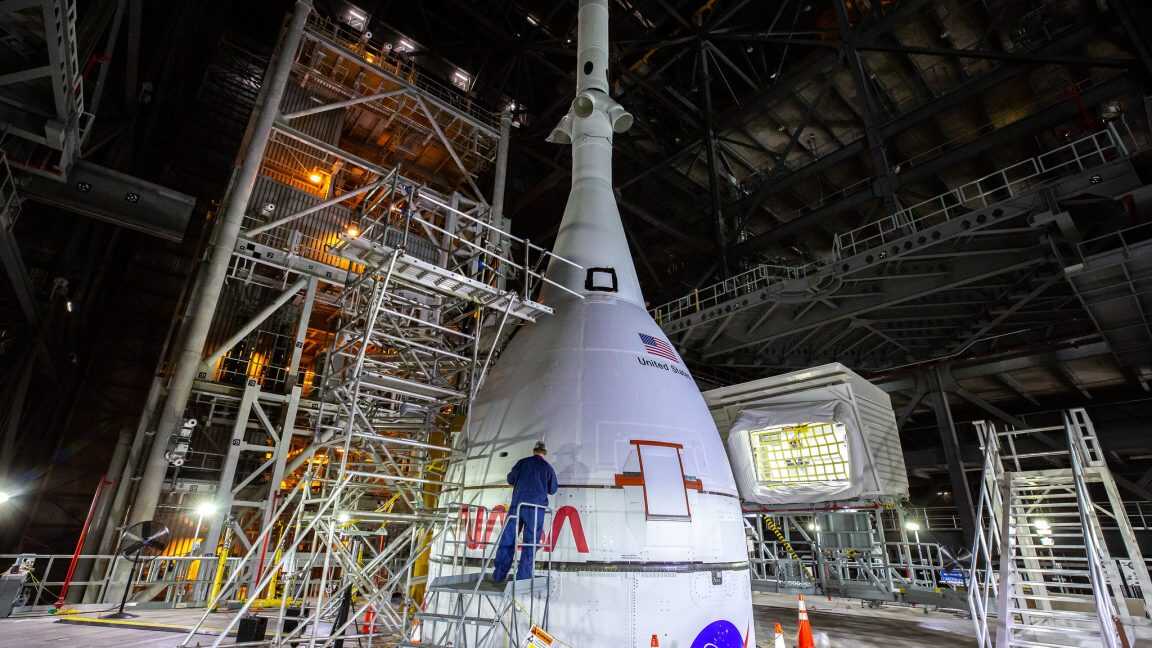 NASA'nın Dev Roketi Tehlikede: SLS İptal mi Ediliyor?