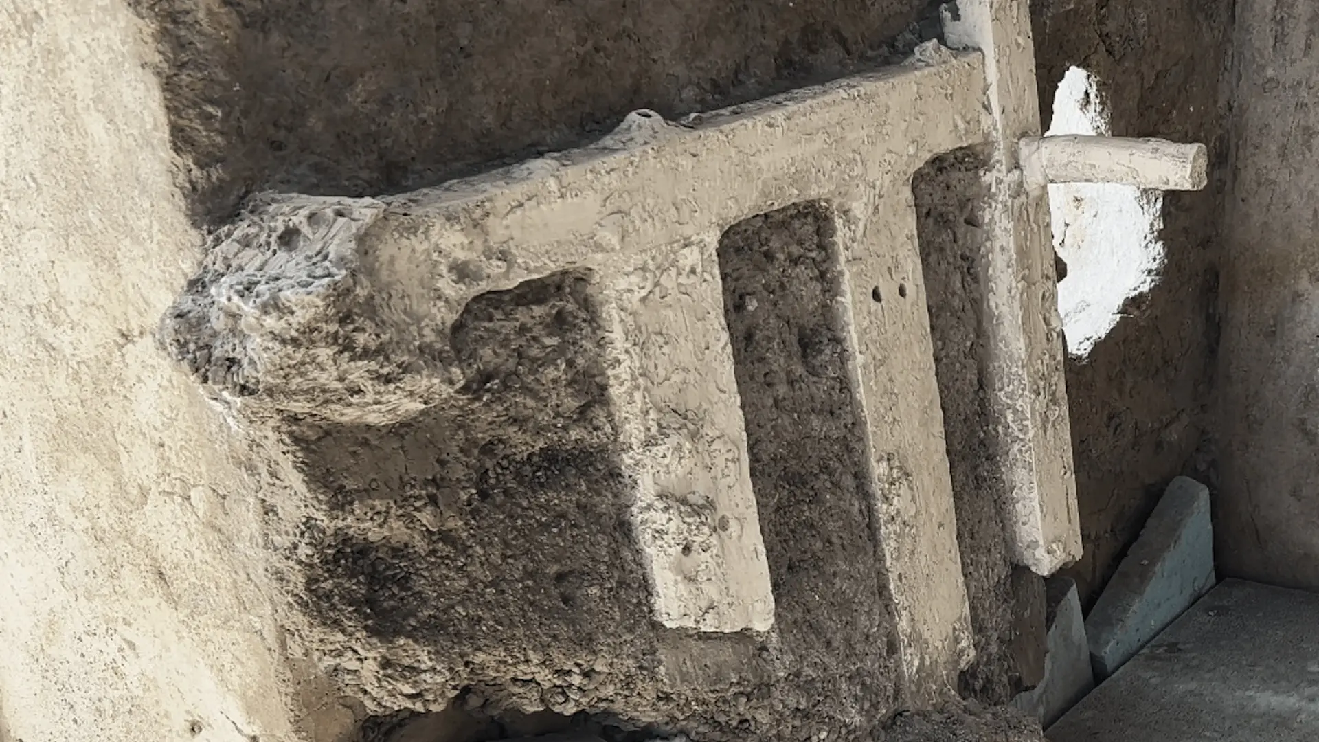 Vezüv Patlarken Ailenin Yürek Burkan Son Çabası: Pompeii'de 2000 Yıllık Yatak Barikatı Ortaya Çıktı