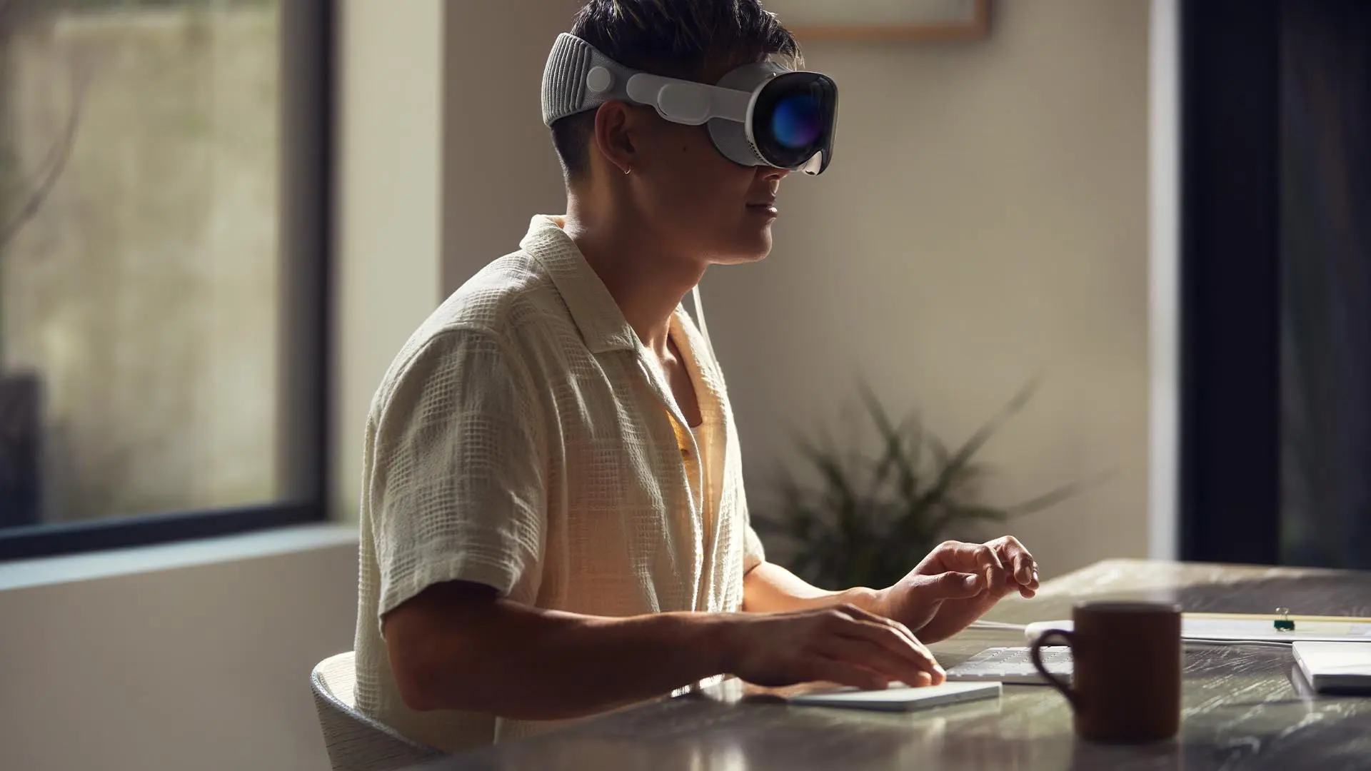 Apple Vision Pro Sahipleri Büyük Hayal Kırıklığı Yaşıyor: Yüksek Fiyatına Rağmen Konfor ve Kullanım Sorunları Bitmiyor!