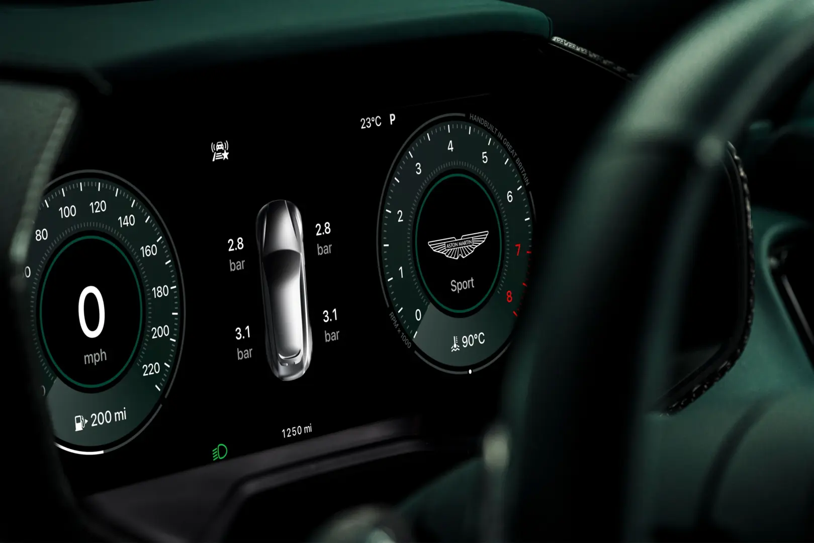 Apple CarPlay Ultra Tanıtıldı: Direksiyon Başını Baştan Yaratıyor, İlk Durak Aston Martin