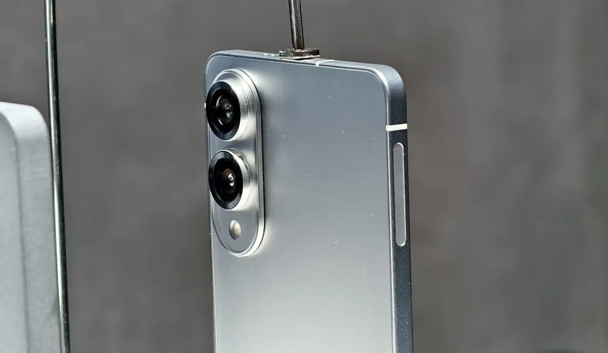 Samsung Galaxy S25 Edge'in Kamerası iPhone 17 Air'ı Zorlayabilir: İşte Sızan Detaylar!