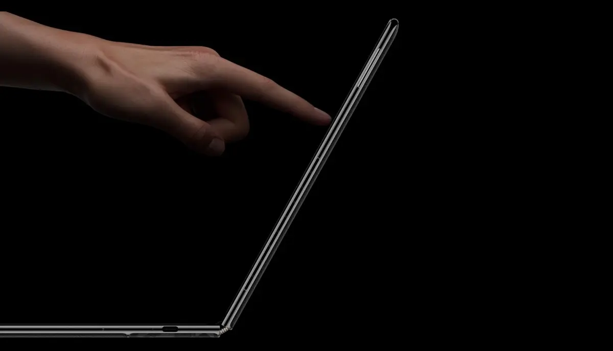 Apple'dan Dev Hamle: 18.8 İnç Katlanabilir Cihaz Yolda, Rakip Amazon da Hazırlanıyor!