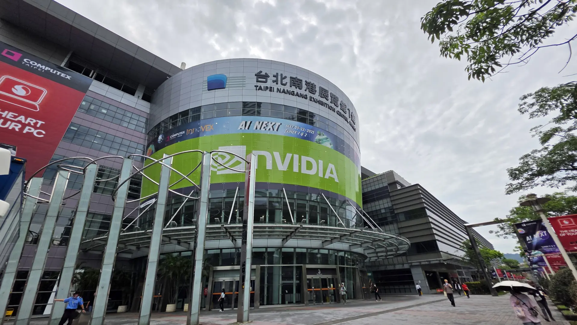 Nvidia CEO'su Jensen Huang'dan 'Yapay Zeka Çipi Kaçakçılığı' İddialarına Yanıt: 'Kanıt Yok'