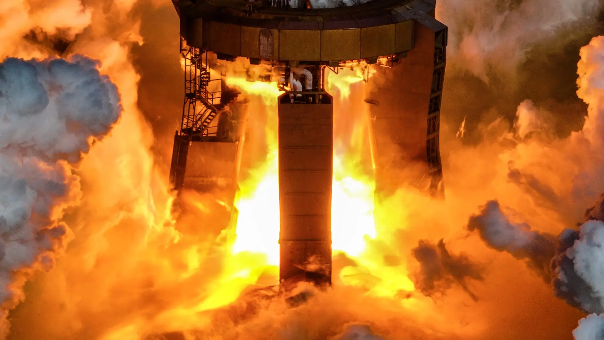SpaceX Starship Testlerine Yeniden Hız Verdi: Üst Aşama İçin Kritik Statik Ateşleme Gerçekleşti