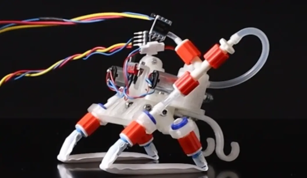 Beyni Olmayan Robot Yaptılar: Sadece Hava Basıncıyla Koşuyor, Tırmanıyor!