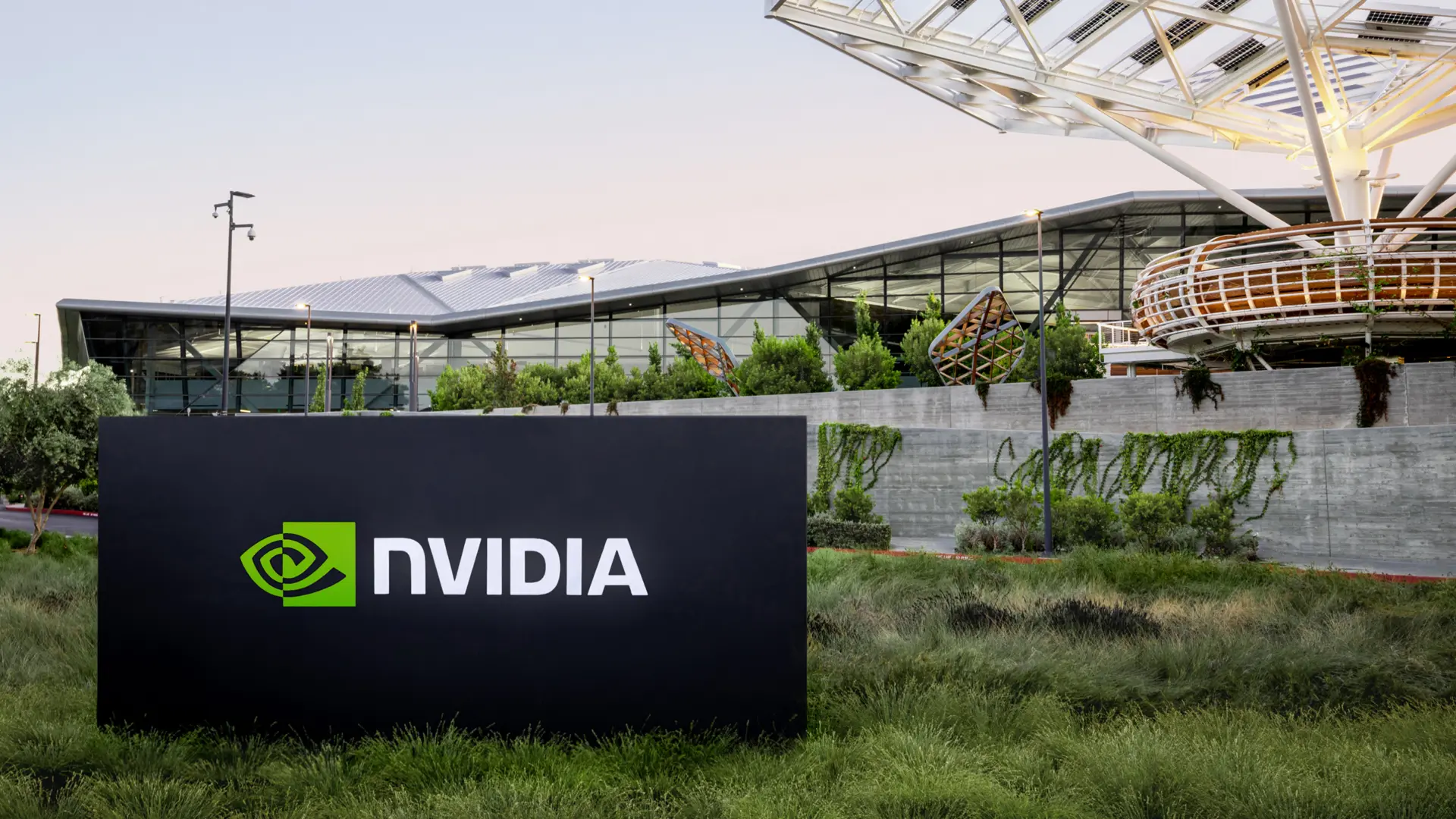 Nvidia CEO'su Uyarıyor: ABD'nin Yapay Zeka Çip Kısıtlamaları Huawei'yi Küresel Lider Yapabilir