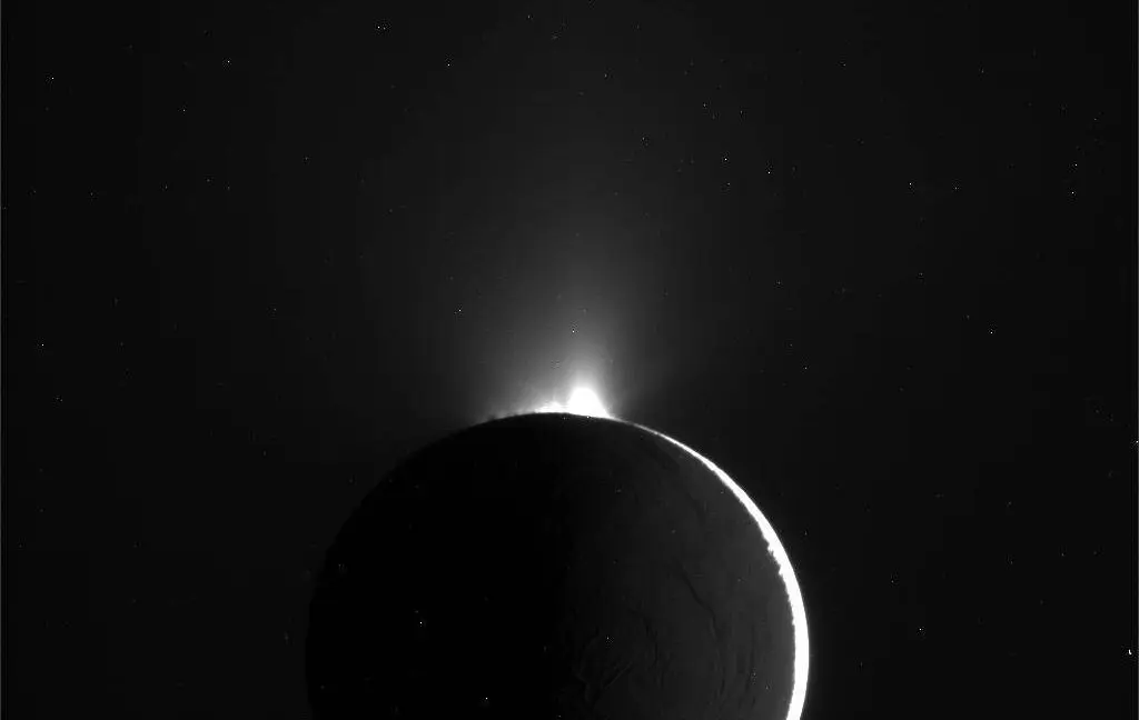 Buzlu Ayların Sırrı Çözülecek mi? NASA'nın Geliştirdiği Robot Europa Yerine Enceladus'a Odaklanıyor