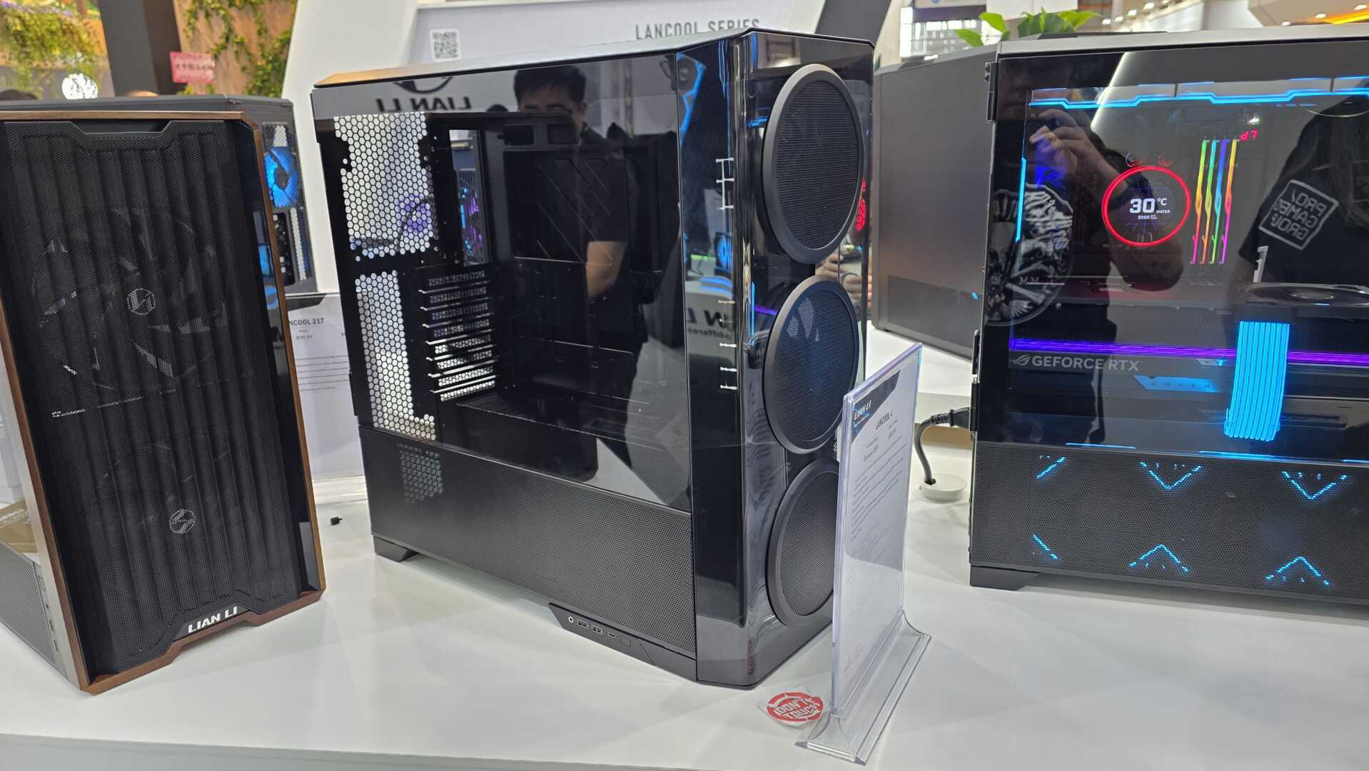 Lian Li Yeni Nesil Kasalarında File Yerine Temperli Cam Kullanıyor: Computex'te Göz Kamaştırdı