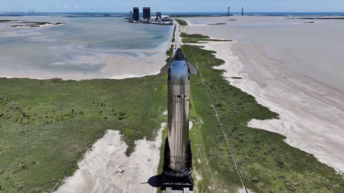 SpaceX Starship'e Yeşil Işık Yandı: Ancak Dev Füzeye Yaklaşmak Yasaklandı!