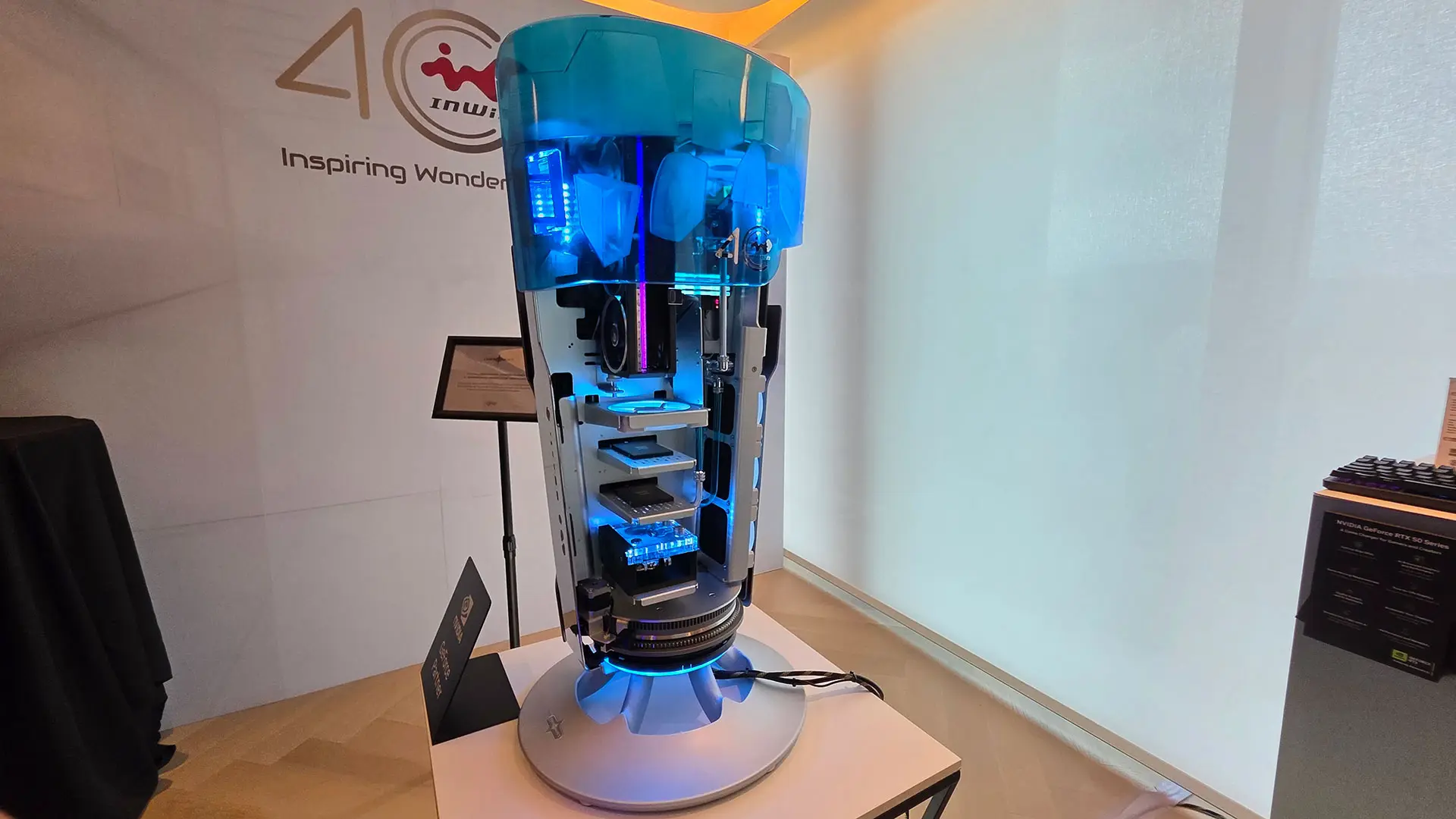 Computex'te Görücüye Çıktı: InWin'den 1.1 Metrelik Fütüristik Kasa