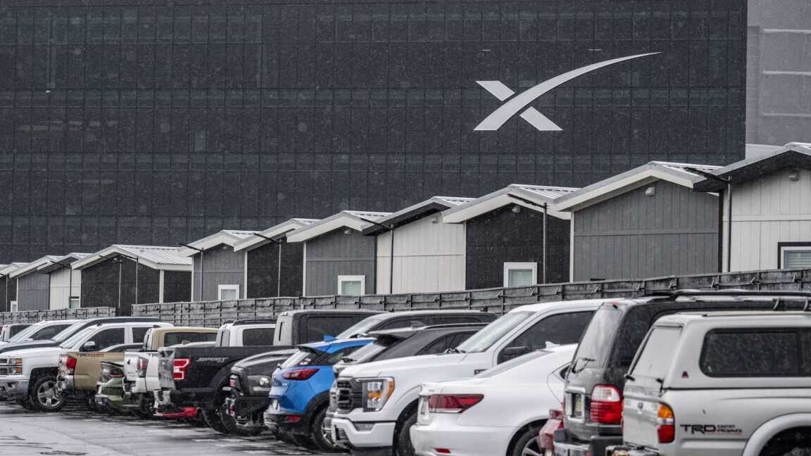 Uzay Yarışında Son Durum: SpaceX Rekorları Altüst Ediyor, Sektöre Dev Yatırımlar Akıyor!