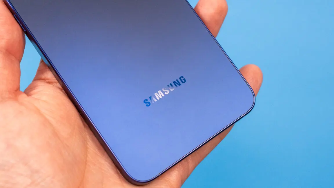 Samsung ve Glance Ortaklığıyla Telefonunuzun Kilit Ekranı Yüzünüzle 'Kişiselleşecek': Tartışmalı Reklamlar Geliyor