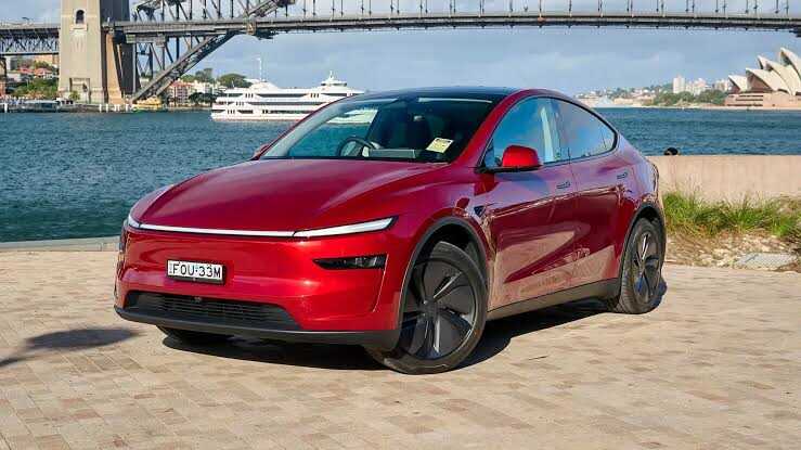 Elon Musk'tan İki Önemli Duyuru: Tesla Robotaksiler Yola Çıkıyor, Araçlar Evlere Kendi Gidecek!