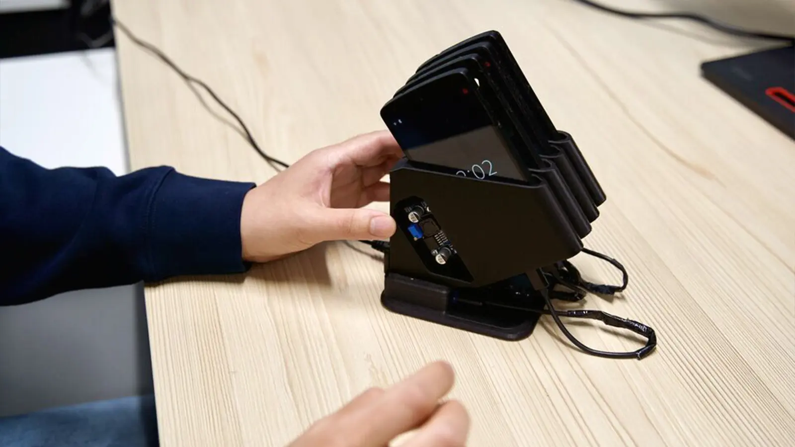Eski Telefonlarınız 'Mini Veri Merkezine' Dönüşüyor: Sualtında Bile Kullanılıyorlar!