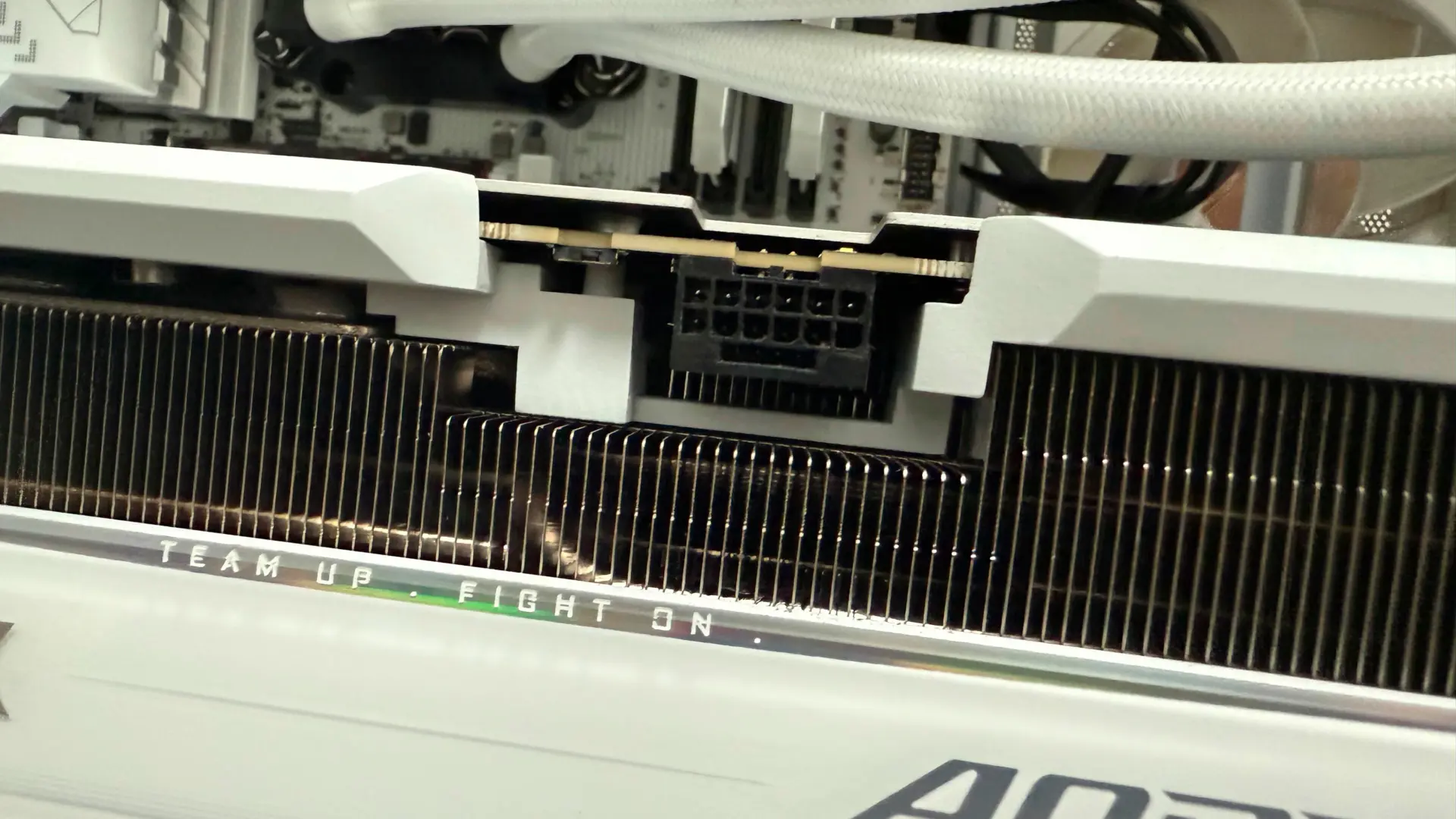 RTX 5090D'de Şok Gelişme: O Malum 16-Pin Erime Sorunu Geri Döndü Mü?