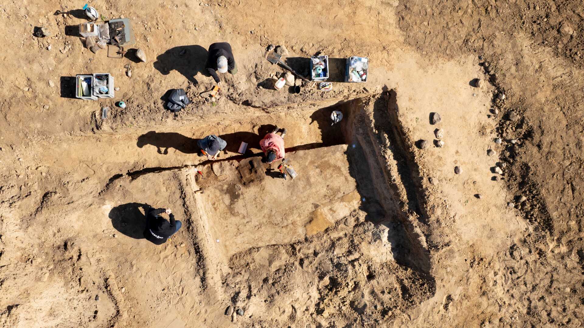 Danimarka'da 'Devasa Güç Sahibi' Bir Viking Şefine Ait Olduğu Düşünülen Mezar Keşfedildi!