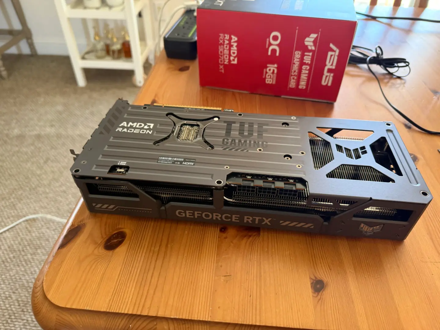 Bu Kadarı da Olmaz Dedirtti: Hem AMD Hem Nvidia Logolu Ekran Kartı Üretildi!