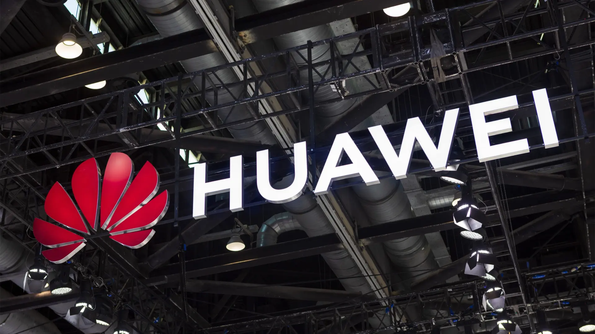 Huawei CEO’sundan Dikkat Çeken İtiraf: Çiplerimiz ABD’nin Bir Nesil Gerisinde