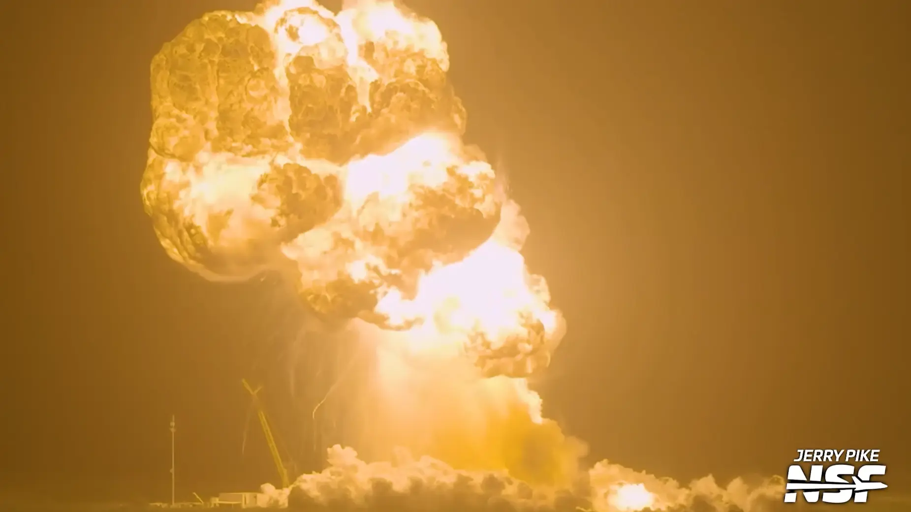 SpaceX'in Dev Roketi Starship, Test Sırasında Patladı: Bir Talihsizlik Daha