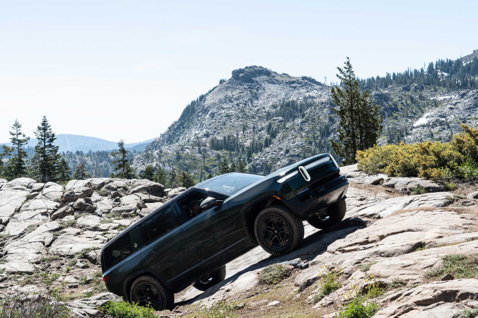 Rivian R1T ve R1S: Dört Motor Gücüyle Hem Asfaltın Hem Arazinin Hâkimi!