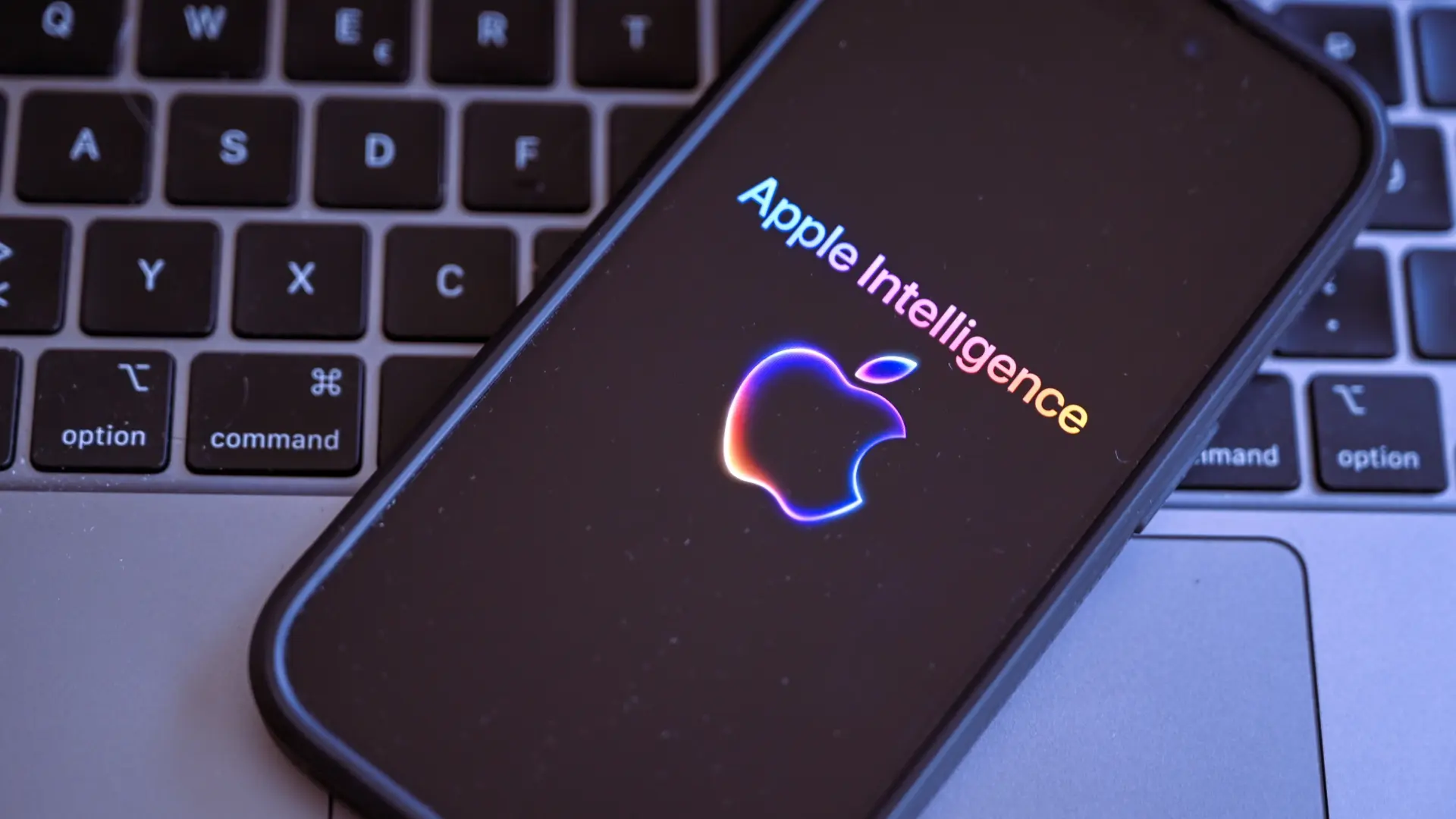 Siri Yetersiz mi Kaldı? Apple, Yapay Zeka İçin Dış Ortak Arıyor!