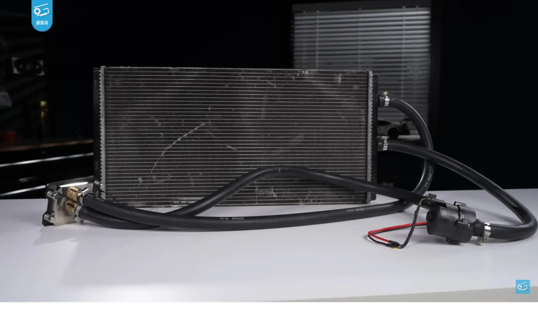 BMW M4 Radyatörüyle Threadripper PRO 9995WX Rekor Sıcaklıklara Ulaştı!