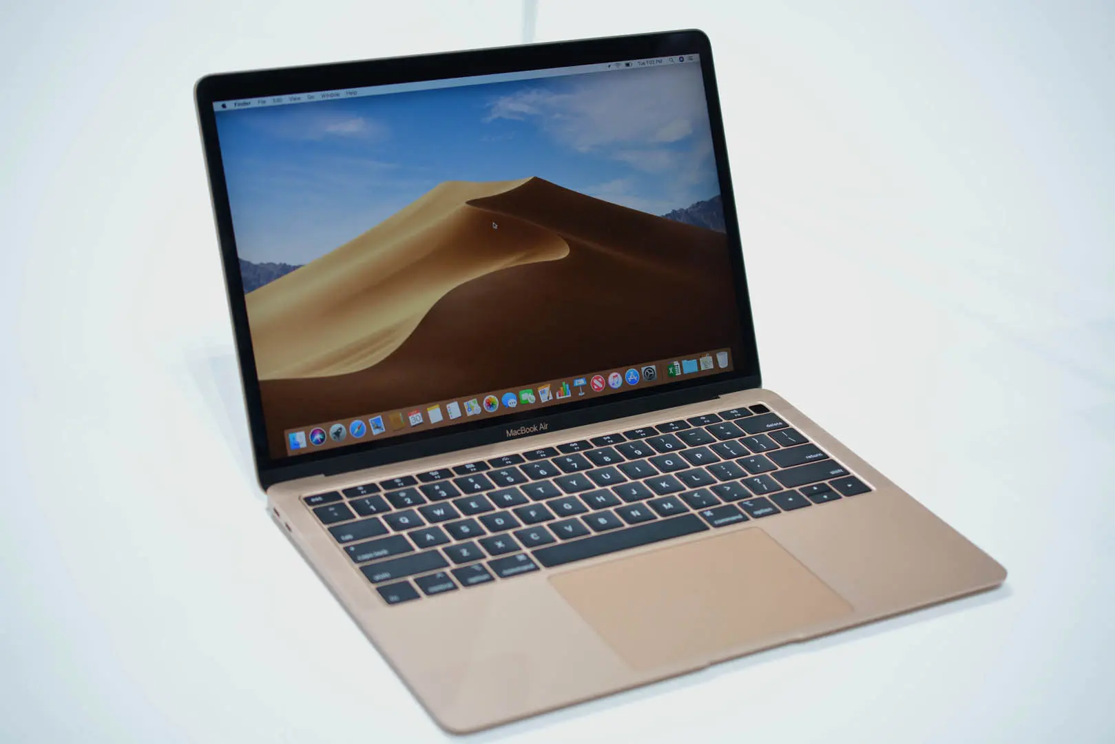 Apple’dan Bütçe Dostu MacBook: A18 Çipli Cihaz Neler Vadediyor?