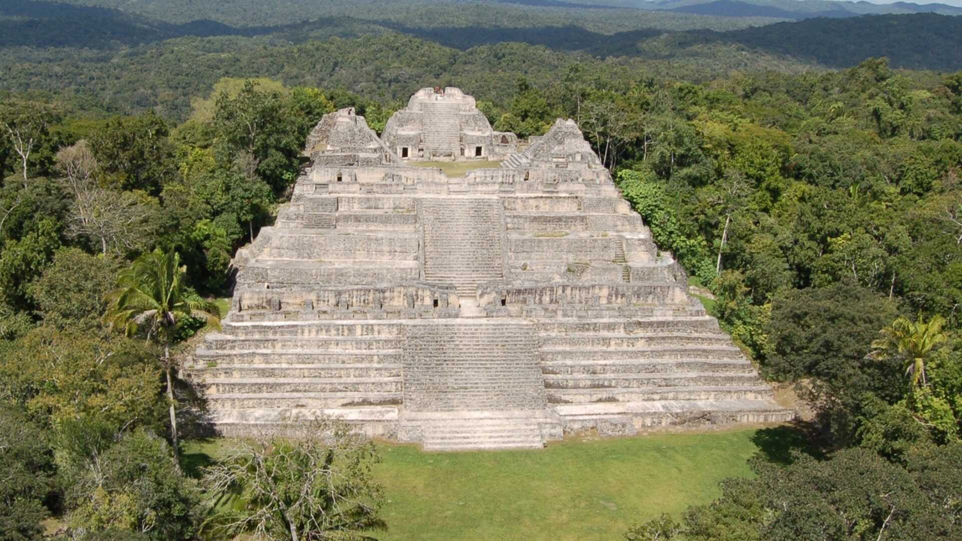 1600 Yıllık Sır Perdesi Aralandı: Maya Uygarlığının İlk Kralının Mezarı Ortaya Çıktı!
