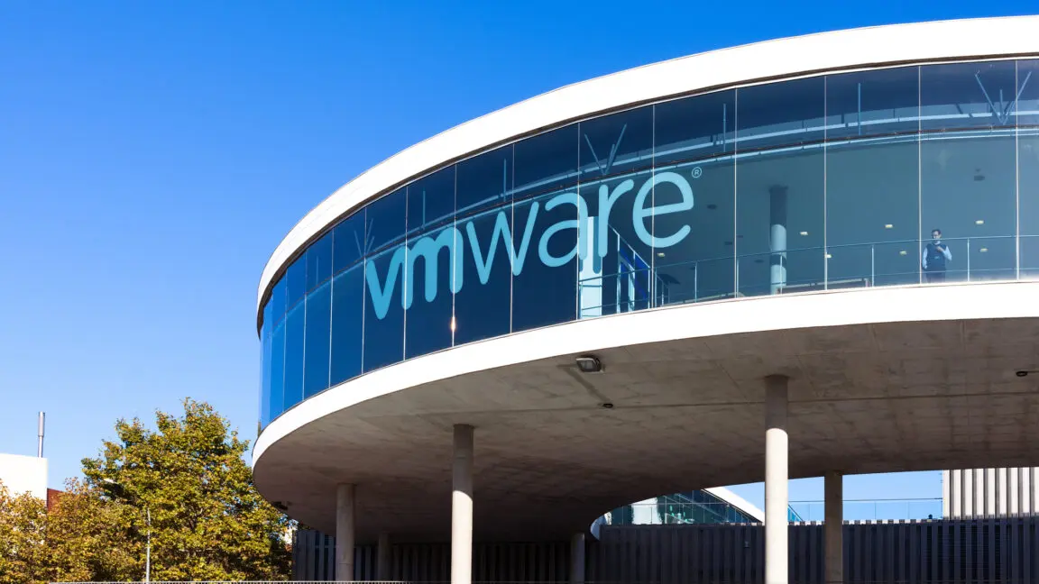 VMware Lisans Sahipleri Kritik Güvenlik Yamalarına Erişemiyor: Broadcom'dan Belirsiz Açıklama