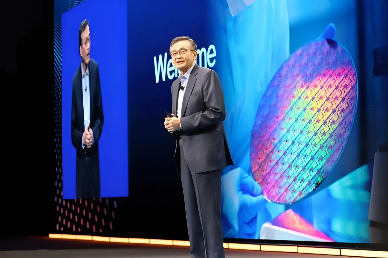 Intel Kritik Bir Kararla Çip Yarışından Çekilebilir: Moore Yasası'nın Kilit Taşı Sarsılıyor Mu?