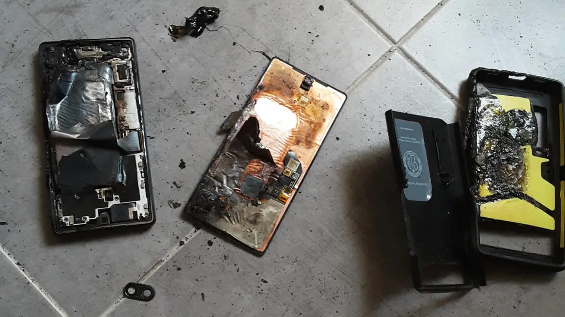 Pixel 6a Batarya Sorunları Devam Ediyor: Güncellemeye Rağmen Telefon Alev Aldı!