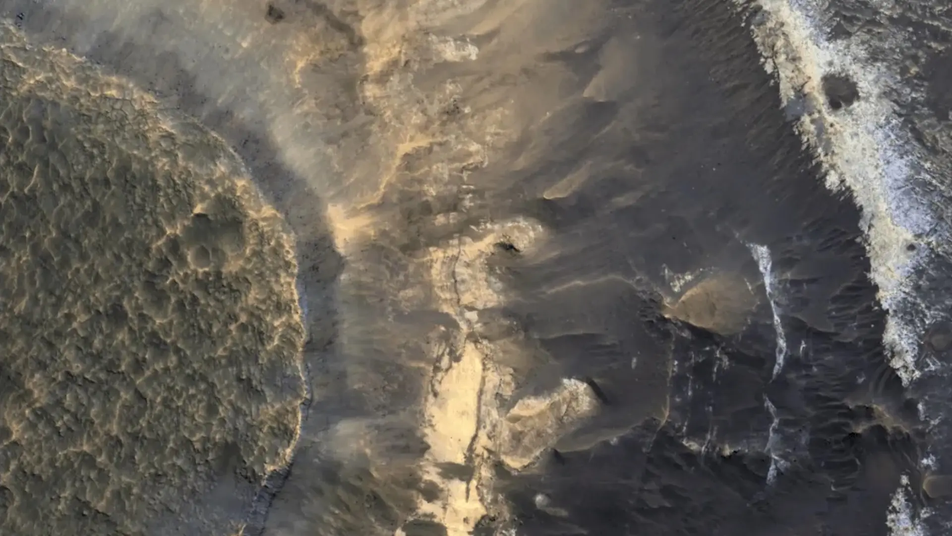 Mars'ın Sırrı Derinlerde Saklı: Kalın Kil Tabakaları Geçmiş Yaşamın İzlerini Barındırıyor Olabilir mi?