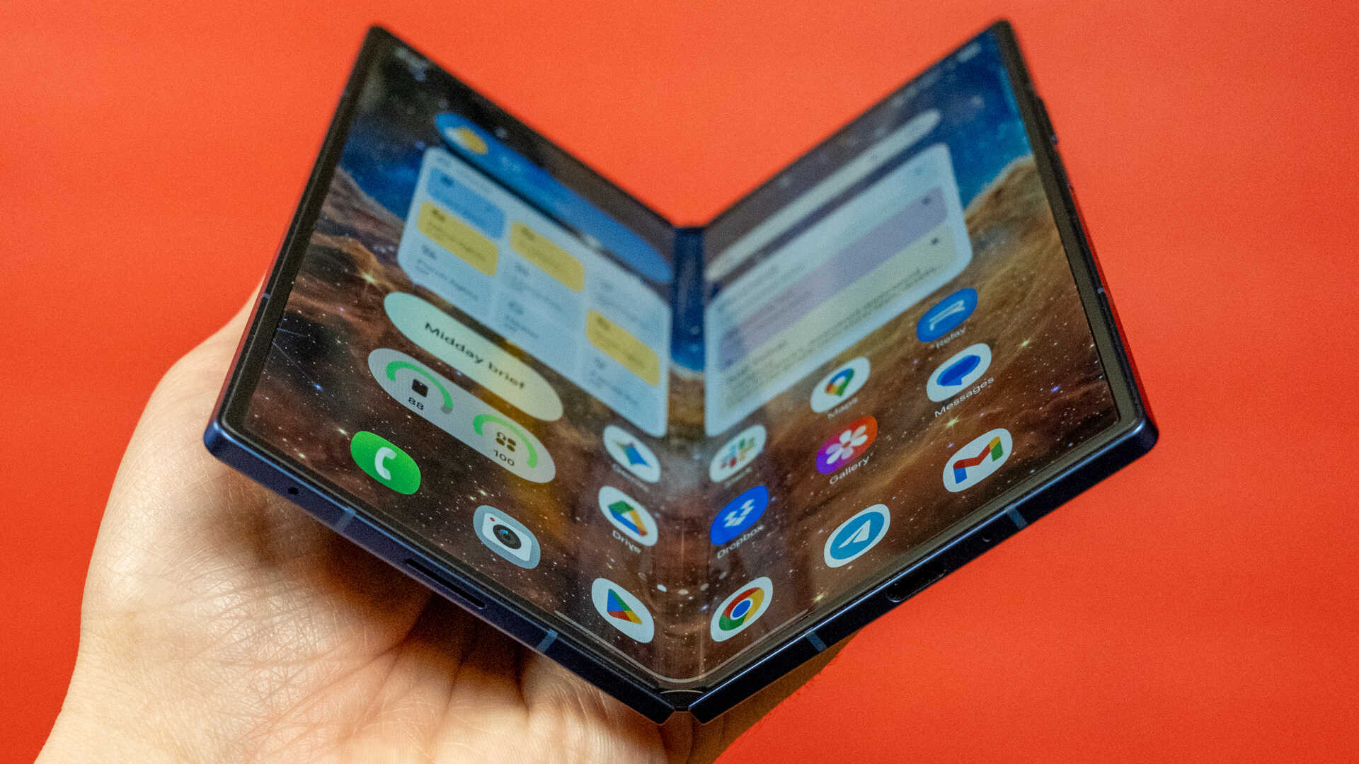 Samsung Galaxy Z Fold 7 Piyasada: Katlanabilir Telefonlarda Yeni Bir Dönem Başlıyor!