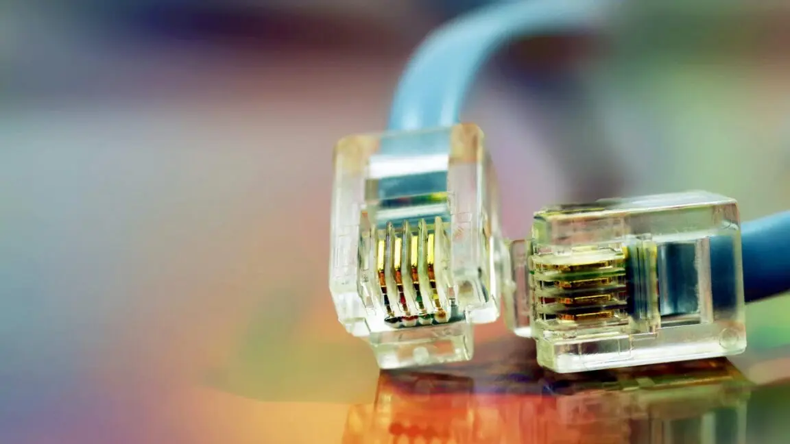 Kaliforniya'dan Geri Adım: 15 Dolarlık İnternet Yasası Tasa'ya Takıldı