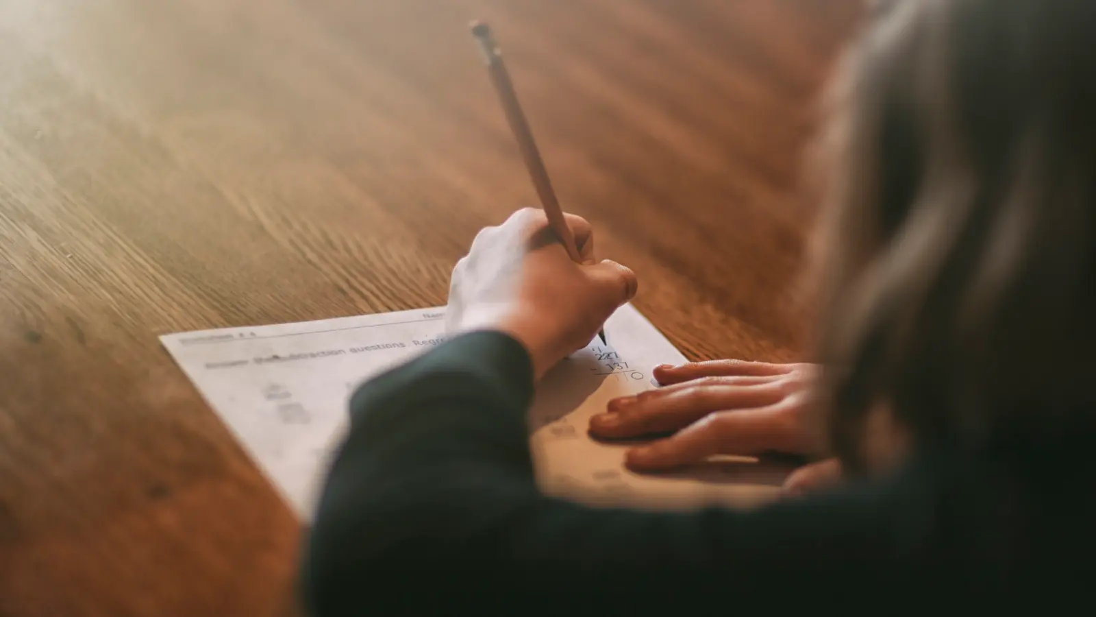 Okul Başlangıcı Cinsiyet Arasındaki Matematik Başarı Farkını Nasıl Açıyor? Yeni Araştırma Işığında Teknoscope Analizi