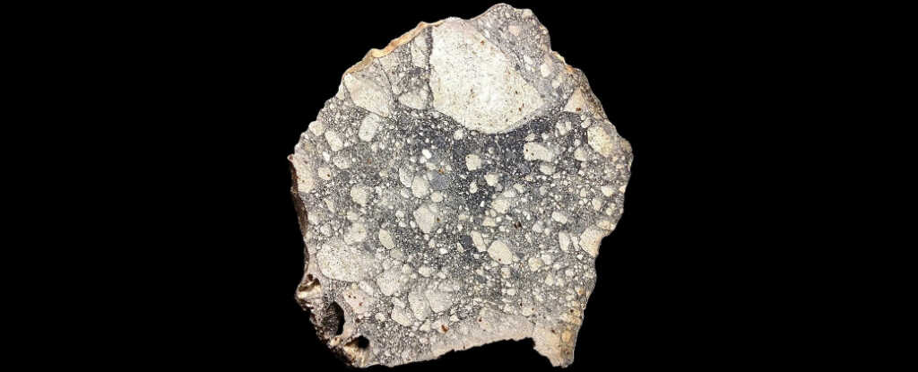 Ay Tarihinde Milyar Yıllık Boşluğu Dolduracak Meteor Keşfi: Volkanik Aktivite Yeniden Aydınlandı