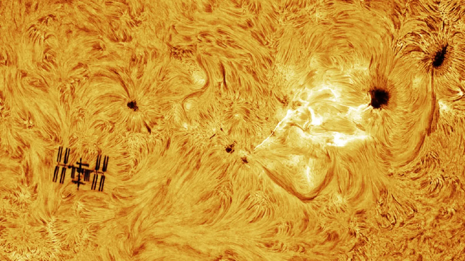 Güneş Patlamasının Tam Ortasında ISS: Astrofotografçıdan İnanılmaz Kare!