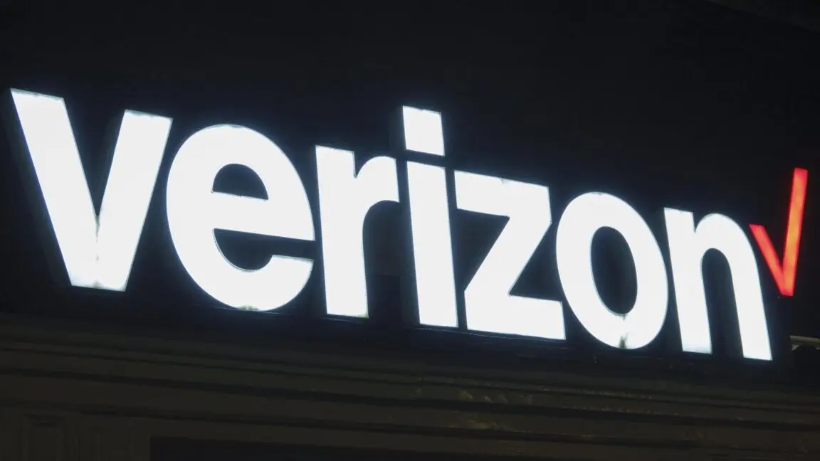 ABD'li Telekom Devi Verizon Telefon Kilit Sürelerini Uzatmak İstiyor: Kullanıcılar Ayakta!