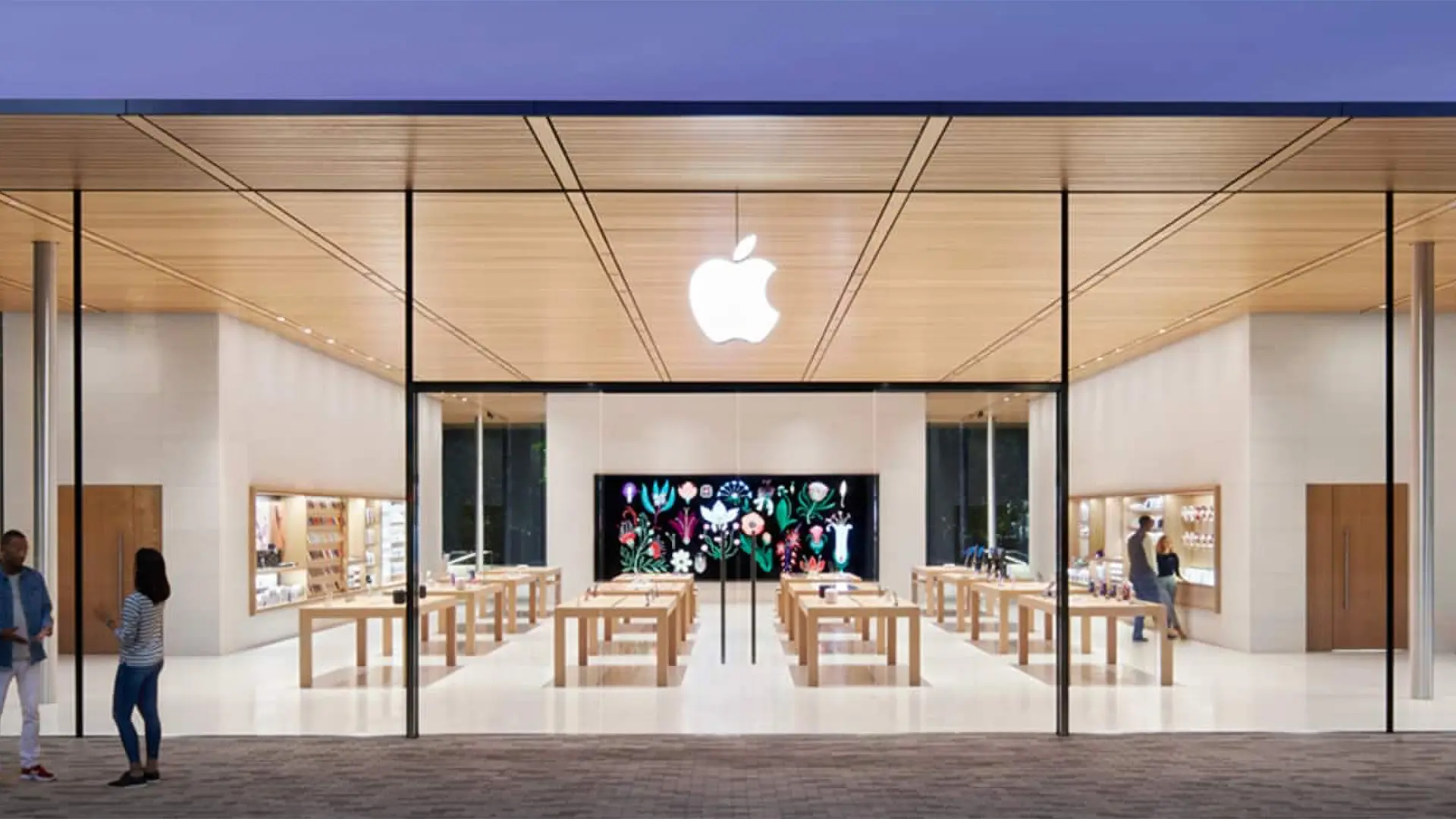 Apple, iPhone'lara Gelecek Vergilerden Kaçınmak İçin ABD'de Üretimi Destekliyor: 100 Milyar Dolarlık Yeni Yatırım