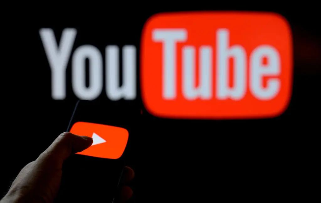 YouTube'un Gizemli Yapay Zeka Hamlesi: Kullanıcılar Tepki Yağdırıyor!