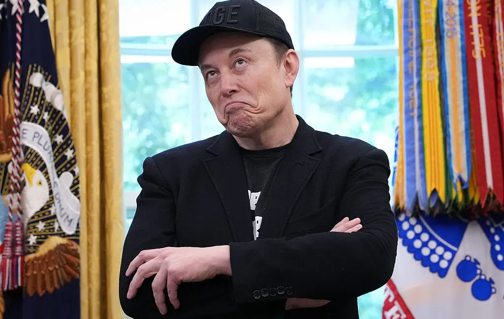 Elon Musk Apple'a Meydan Okuyor: Grok Uygulama Mağazasında Yükseliş Mi Hedefliyor?