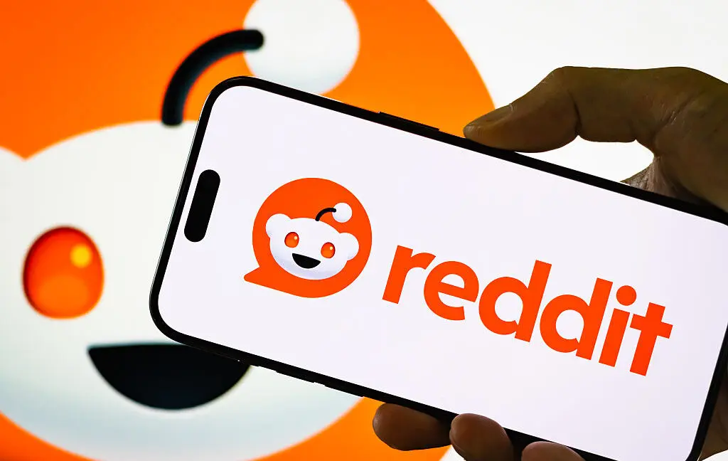 Reddit, Yapay Zeka Veri Kazıma Girişimlerine Karşı İnternet Arşivini Engelliyor!