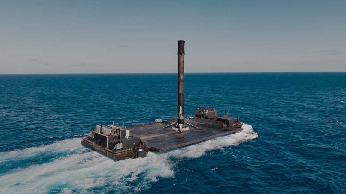 Jeff Bezos Neden Elon Musk'tan Fırlatma Hizmeti Alıyor? Rekabete Rağmen Ortaklık