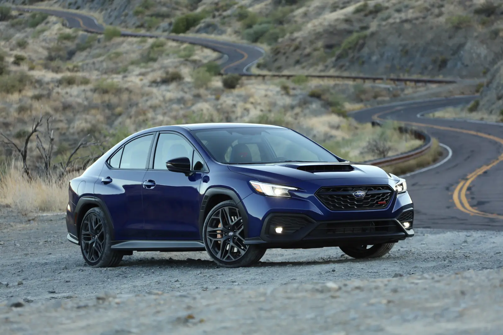 2025 Subaru WRX tS: Keskin Şasiyle Pistte Dans Eden Otomobil