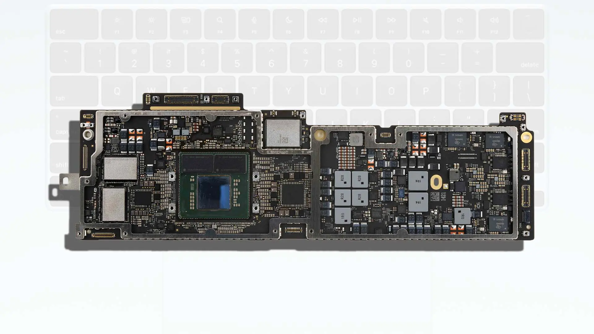 Apple'dan Devrim Niteliğinde Adım: M5 MacBook Air'ler Kendi Wi-Fi Çipiyle Geliyor!