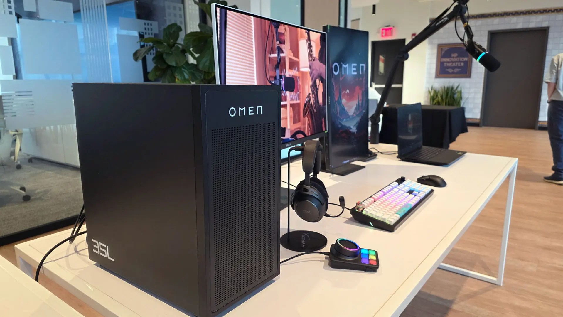 Sessiz Güç: HP Omen 35L 'Stealth' Edition ve Yenilenen Omen Max 45L Tanıtıldı!