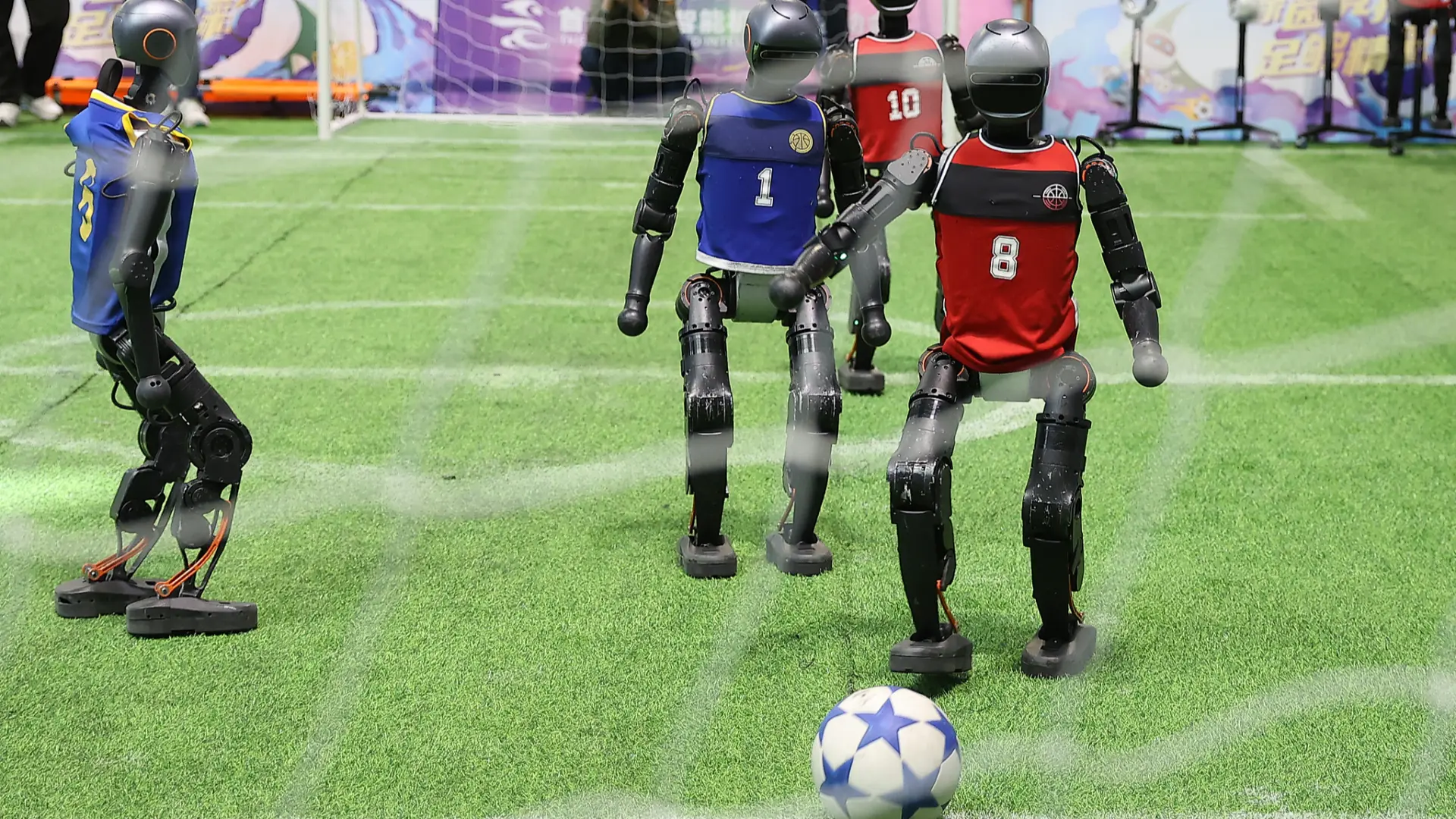 İnsanoid Robotların Olimpiyat Heyecanı: Beijing'de Dev Bir Yarış Başlıyor!