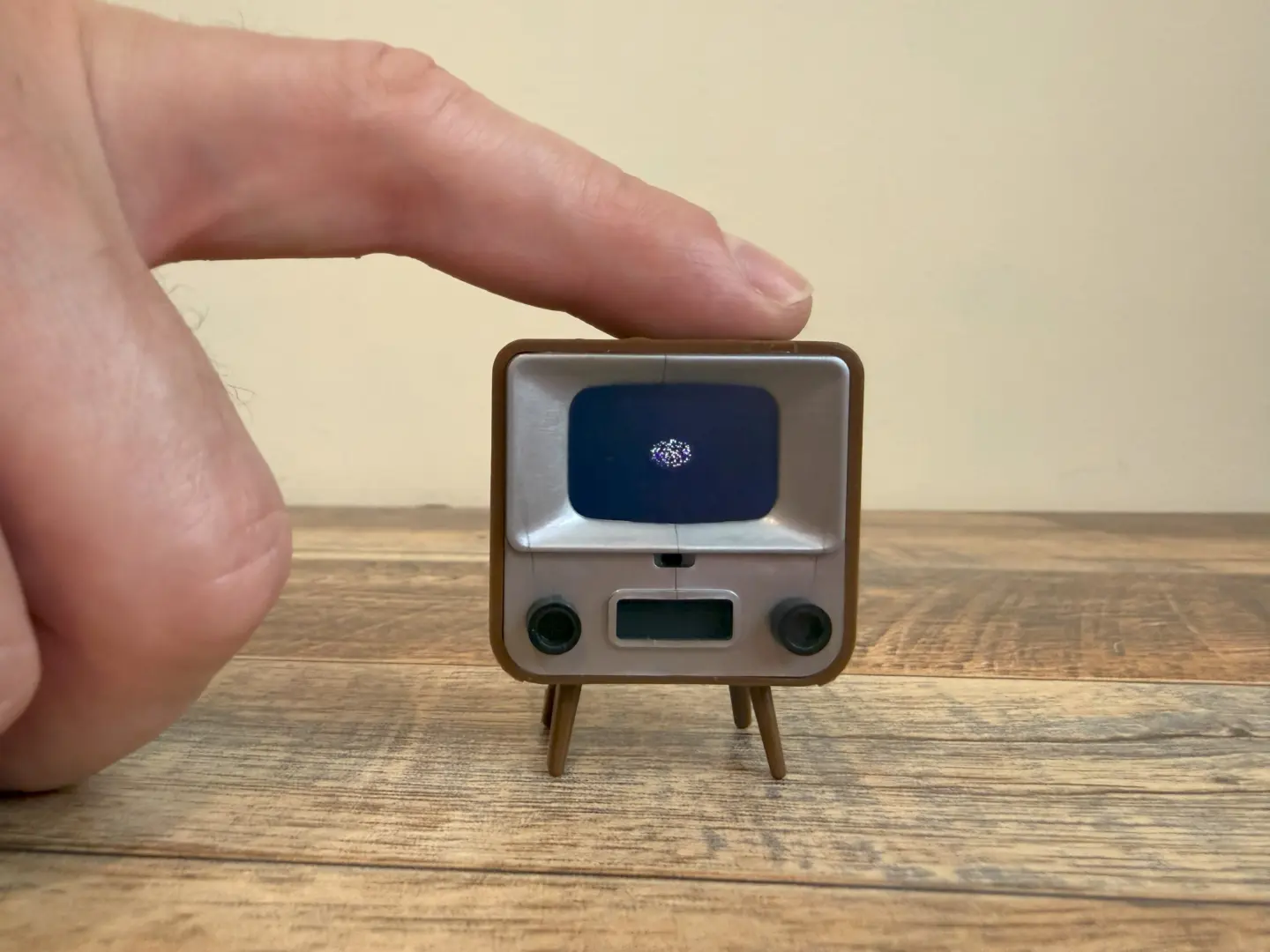 Nostaljinin Zirvesi: 1960'lardan Fırlamış Gibi Görünen TinyTV 2 ile Dijital Detoks!