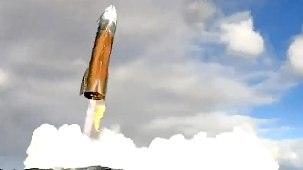 SpaceX'in Starship Roketi Tarihi Bir Başarıya İmza Attı: Hint Okyanusu'na Başarılı İniş!